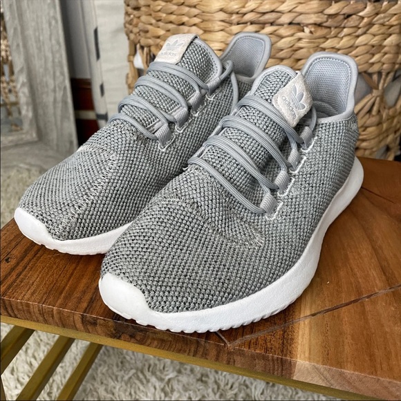 ❗️SOLD❗️Women’s size 7.5 Adidas Tubular sneakers - Picture 2 of 8